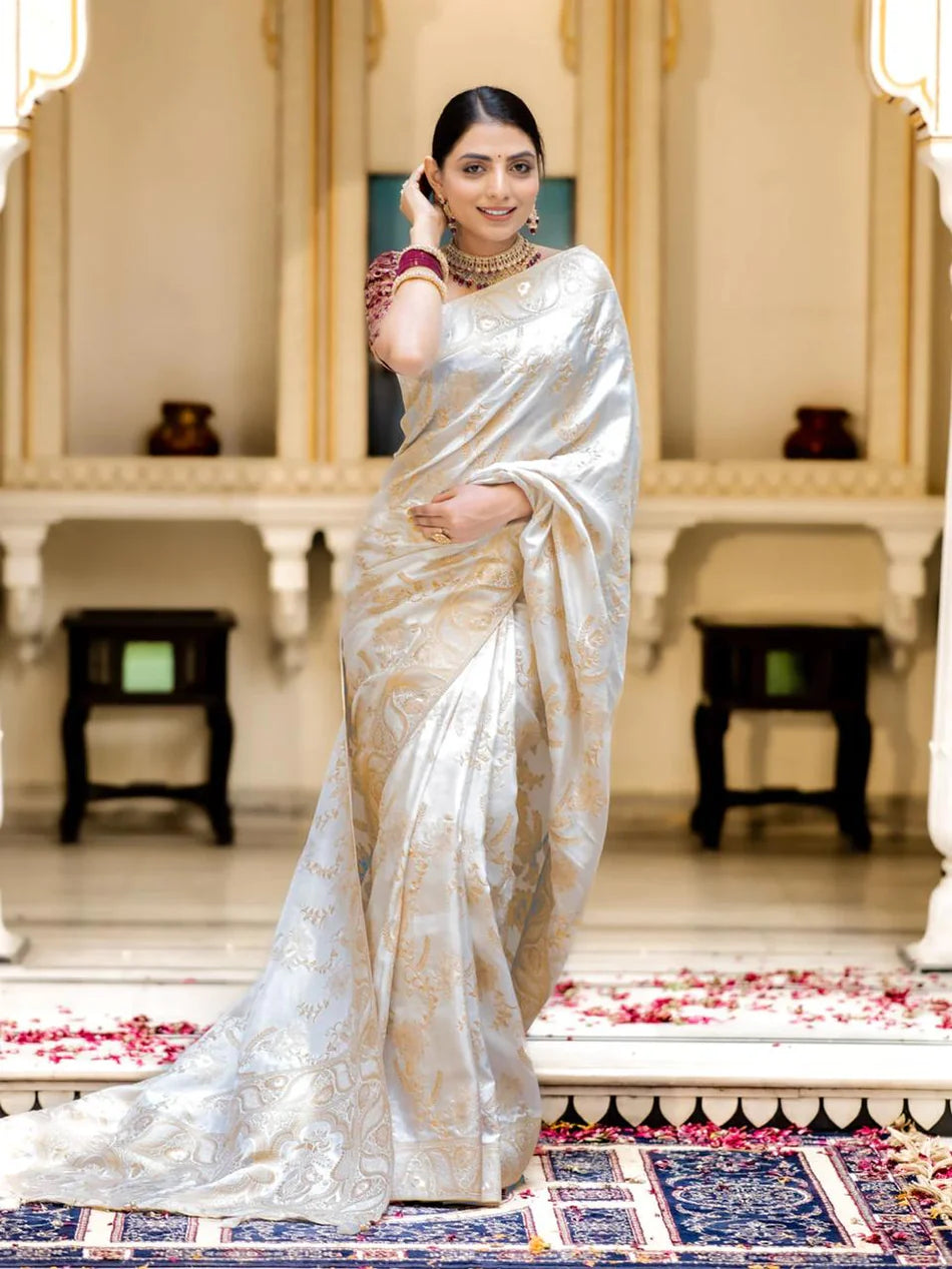 Vivah Snappy Off White Soft Silk Saree