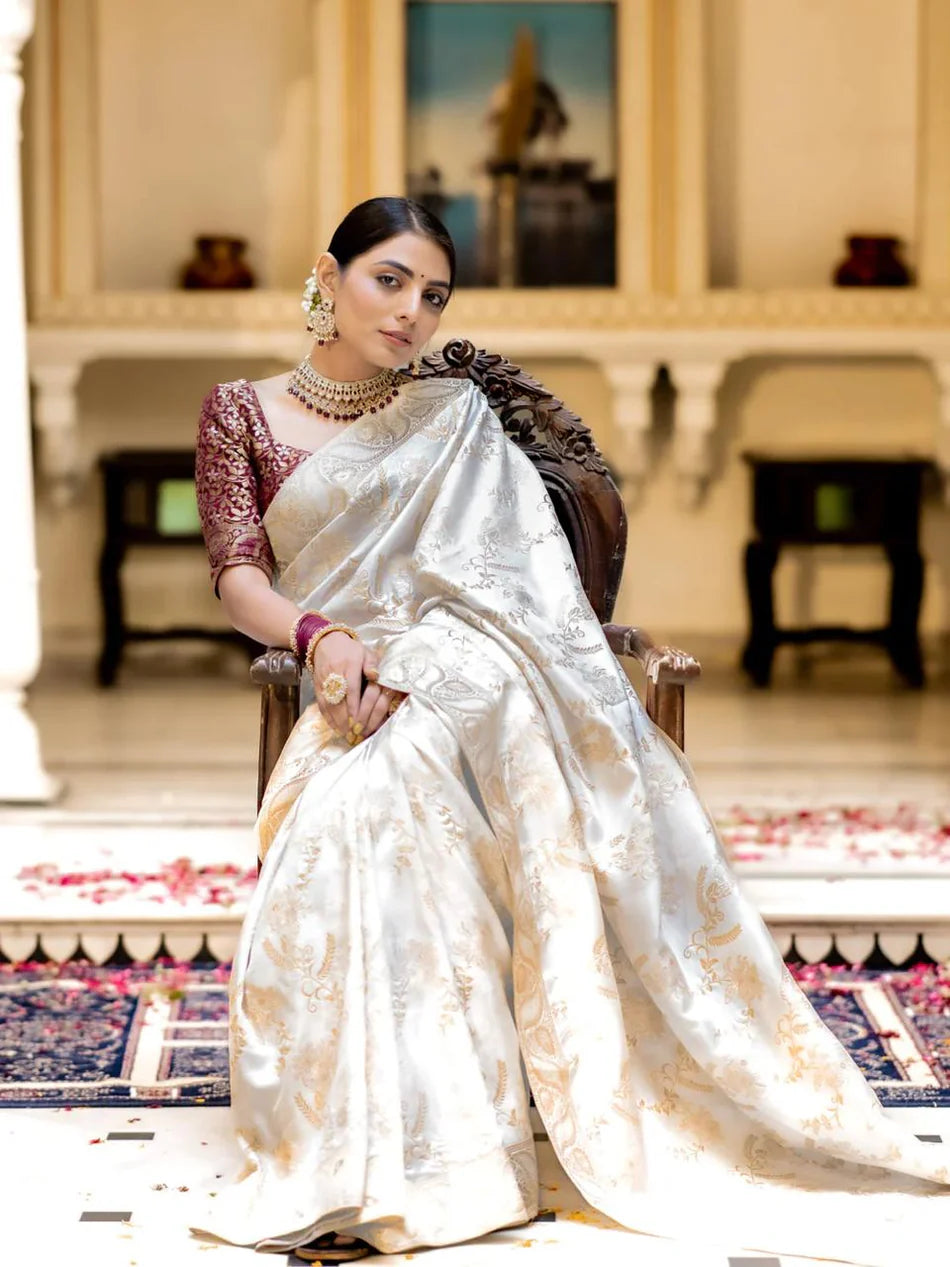 Vivah Snappy Off White Soft Silk Saree